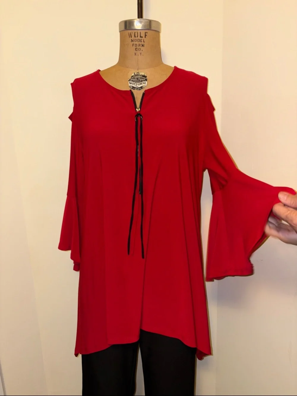 WOLF Red Cold-Shoulder Tie-Front Tunic Top - Picture 1 of 3